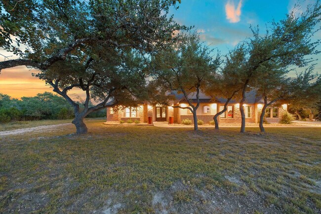 Building Photo - 1194 Vaquero Wy