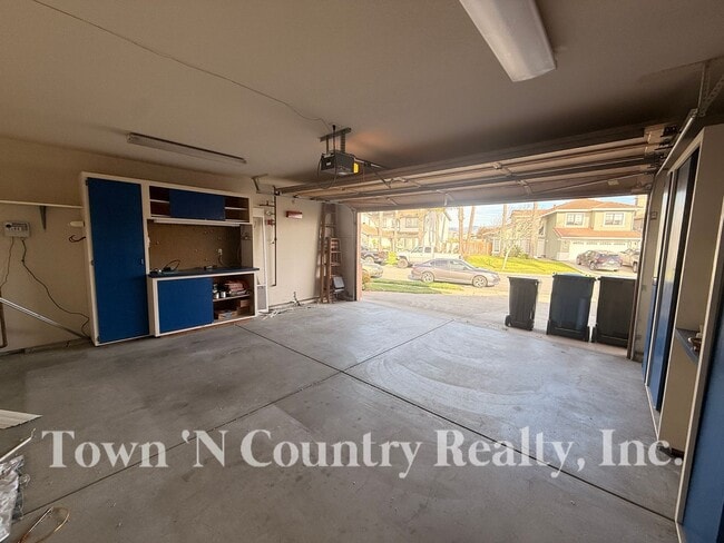 Building Photo - 139 Greenbriar Way