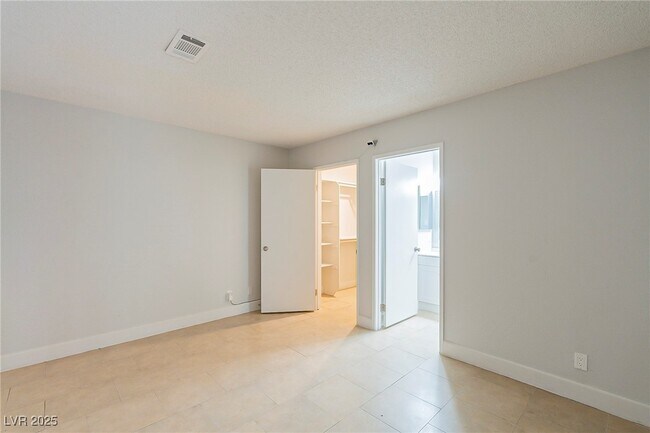 Building Photo - 832 Mantis Way