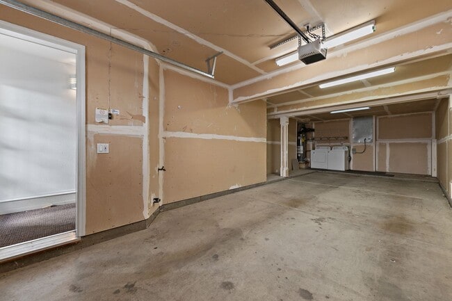 Building Photo - 470 Navaro Way