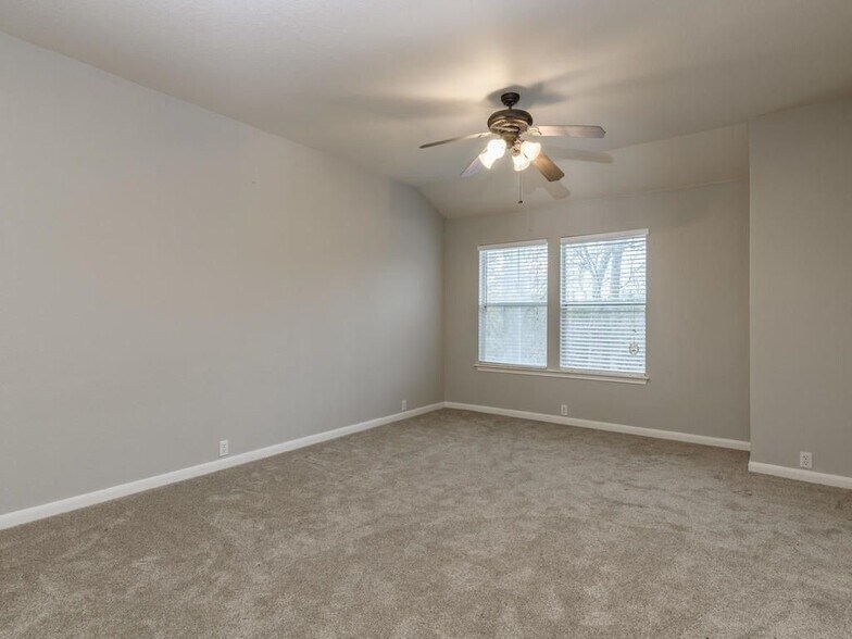 Building Photo - 2316 Paradise Ridge Dr