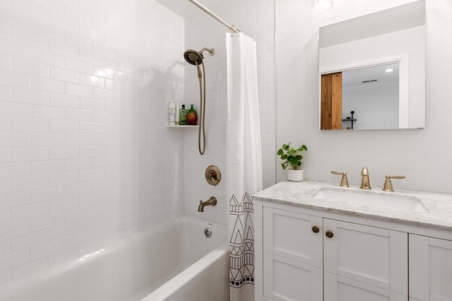 Building Photo - 600 Harbor Blvd