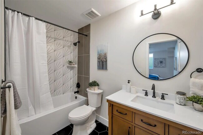 Building Photo - Chic & Cozy 1-Bed Furnished Retreat in the Heart of Denver's Madrid District!