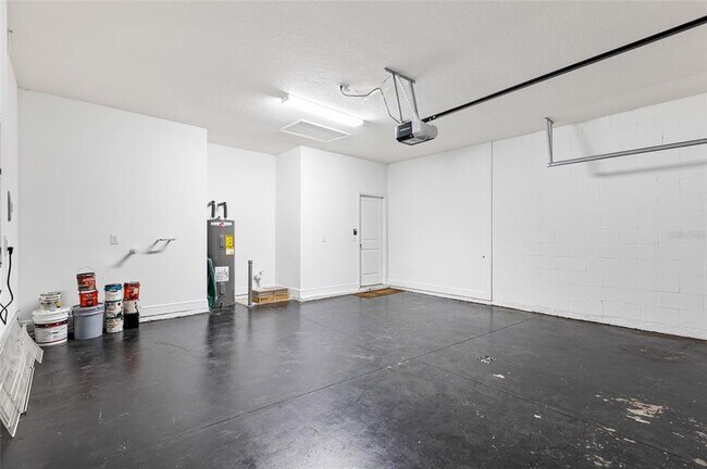 Building Photo - 33034 Sand Creek Dr