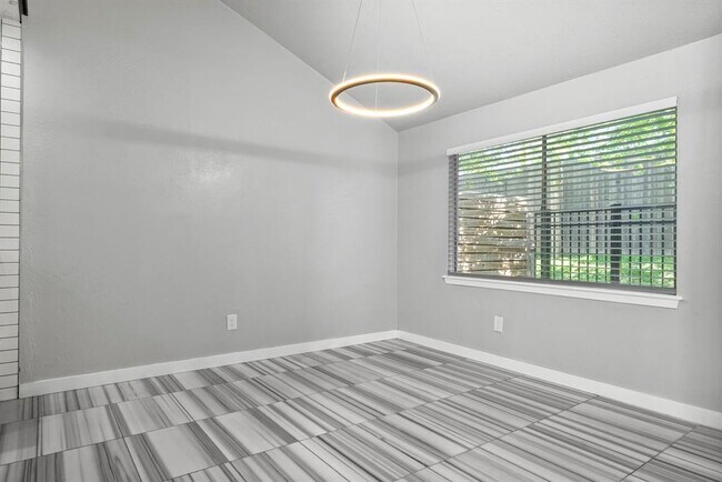 Building Photo - 9433 Singing Quail Dr