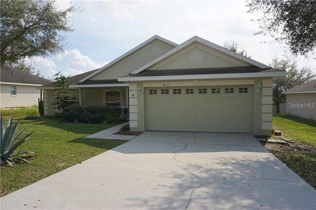 Primary Photo - 915 Cork Oak Ln