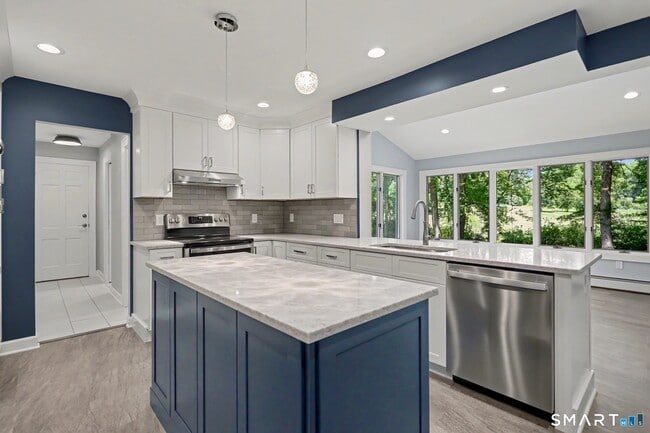 Building Photo - 145 Casmir Dr