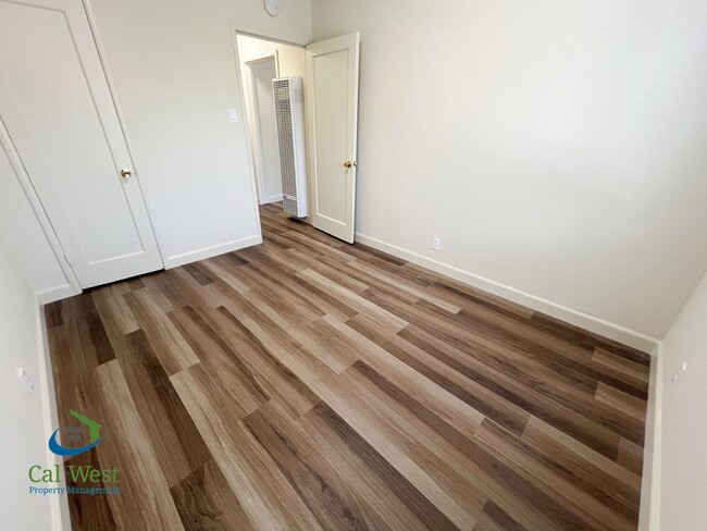 Building Photo - $2,495 - UPDATED 2 bedrooms/1 bathroom Upstairs Unit near Rose Garden!