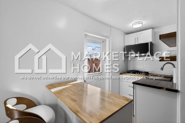 Building Photo - 1610 Jay St