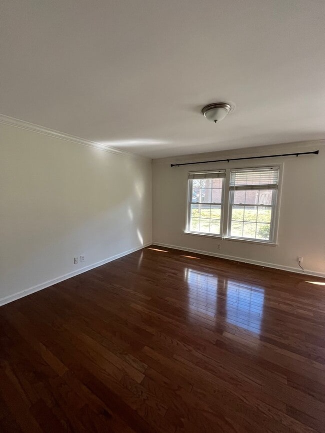 Building Photo - 2 bed/1.5 Bath Condo in Green Hills, Commu...