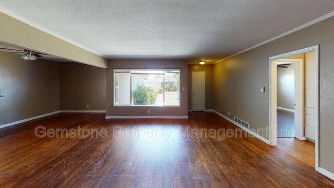 Building Photo - 5744 Mary Ln Dr