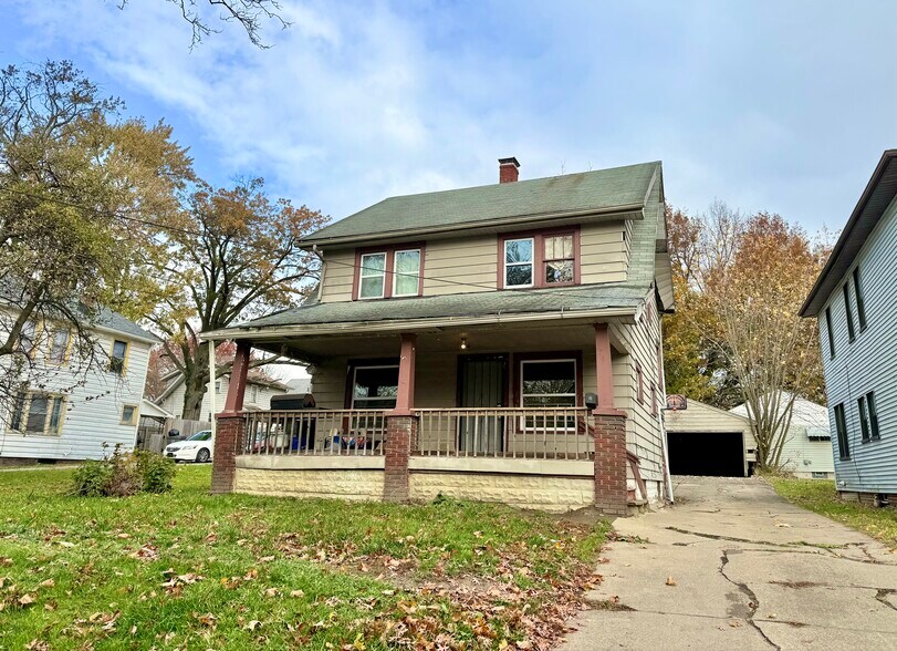 Primary Photo - 2747 Rush Blvd