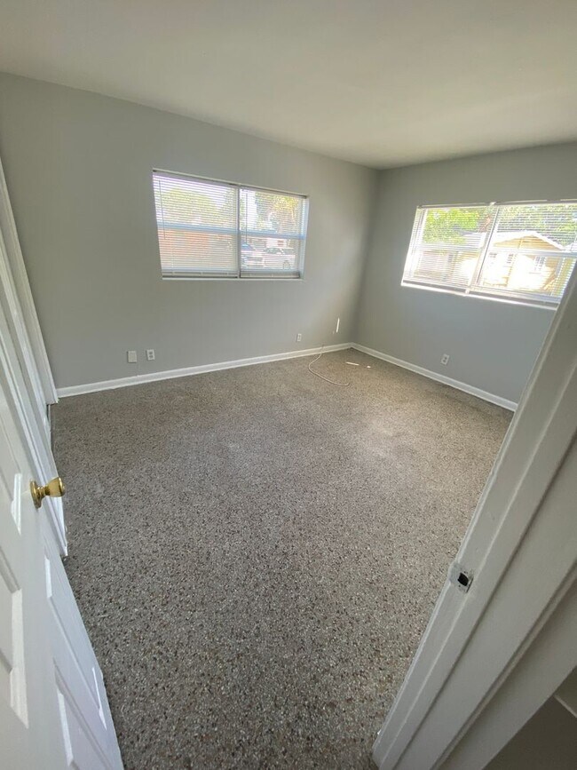 Building Photo - 3712 Henry Ave