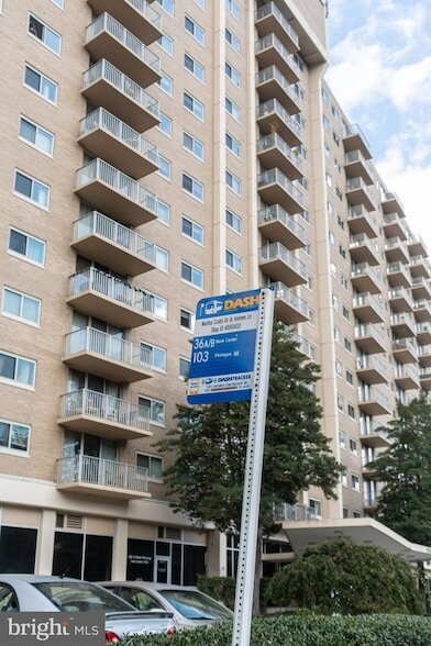 Building Photo - 1225 Martha Custis Dr