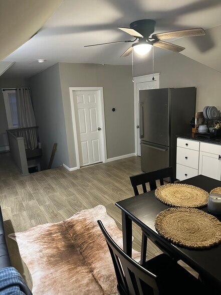 Building Photo - 66 Maplewood Ave