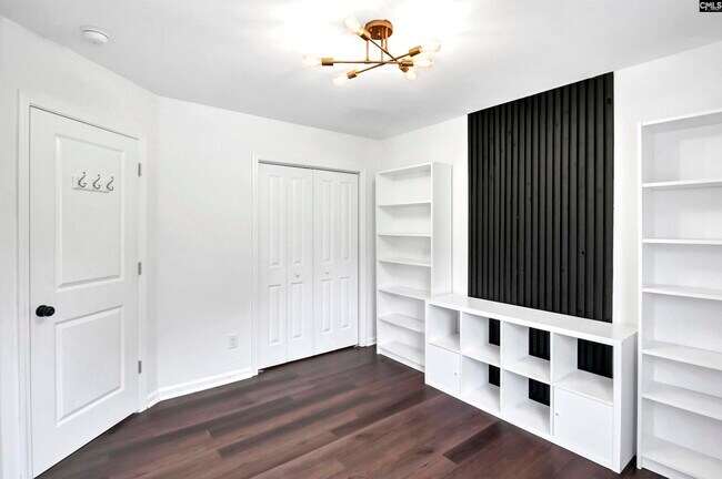 Building Photo - 834 Parnell Ct