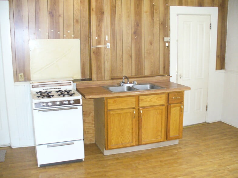 Building Photo - 409 9th St