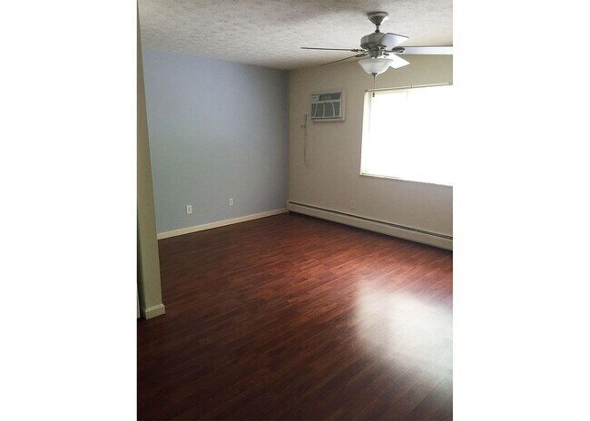 Building Photo - 550 Lowell Ave