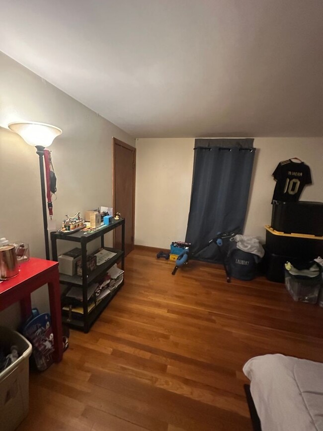 Building Photo - 28 Olcott St