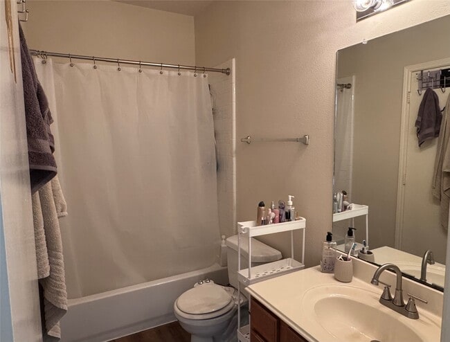 Building Photo - 4030 Mossy Pl Ln