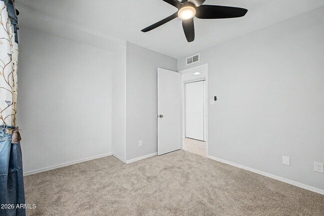Building Photo - 2457 W Redfield Rd