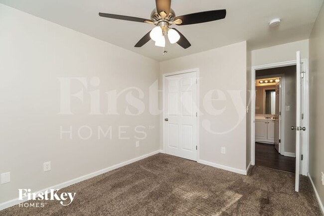 Building Photo - 5531 Buskirk Ave