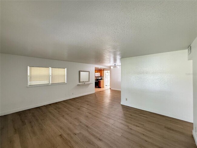 Building Photo - 524 N Lakemont Ave
