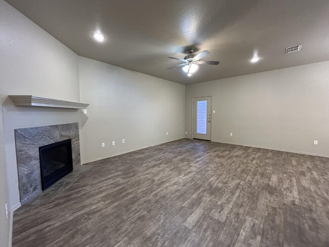 Building Photo - 2134 10th St