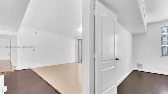 Building Photo - 1830 Radius Dr
