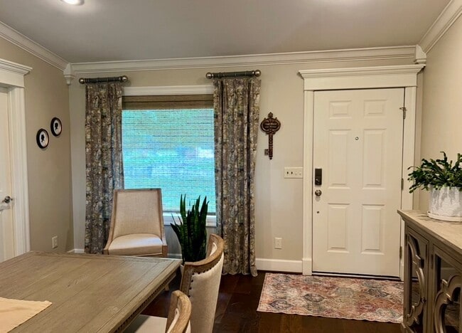 Building Photo - 243 Kate Dr