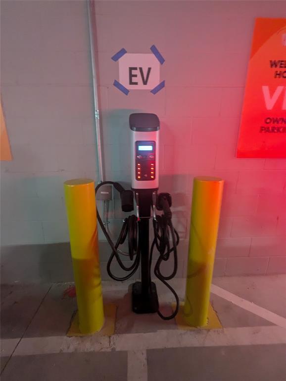 Building Photo - 1701 Simond Ave