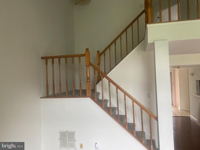 Building Photo - 113 N Park Rd