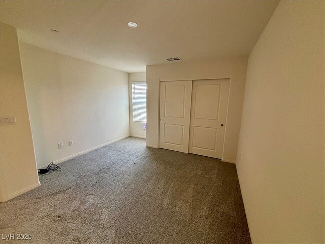 Building Photo - 2746 Champagne Gold Ave