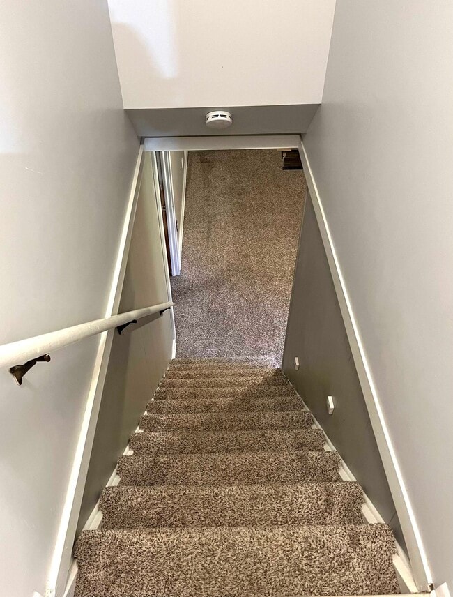 Building Photo - 275 Oak St