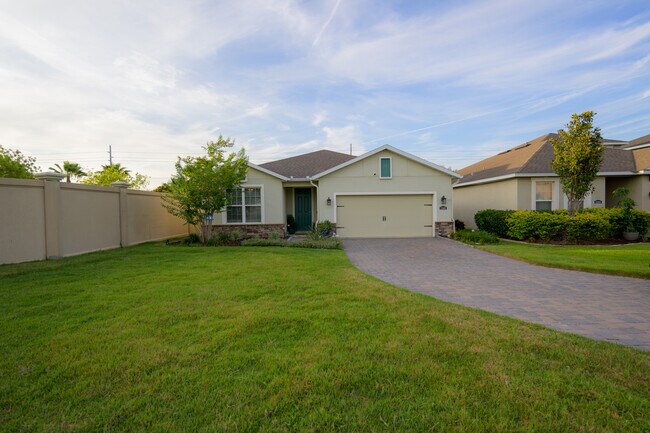 Building Photo - Lucaya Lake Club- Single Family Home