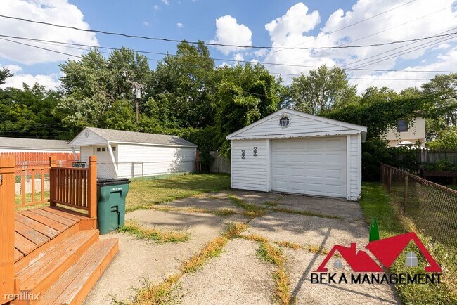 Building Photo - 2 br, 1 bath House - 1350 E Breckenridge St