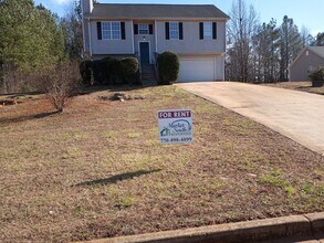 Building Photo - 3/2 with Large Bonus Room  - Split level home with large backyard