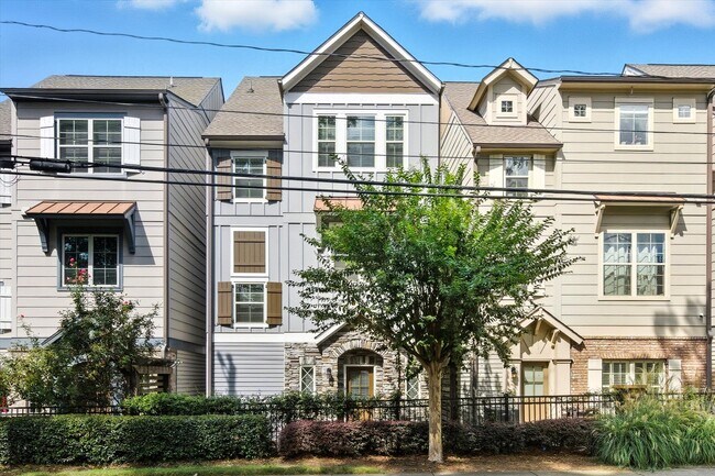 Building Photo - 545 Mirrormont Dr