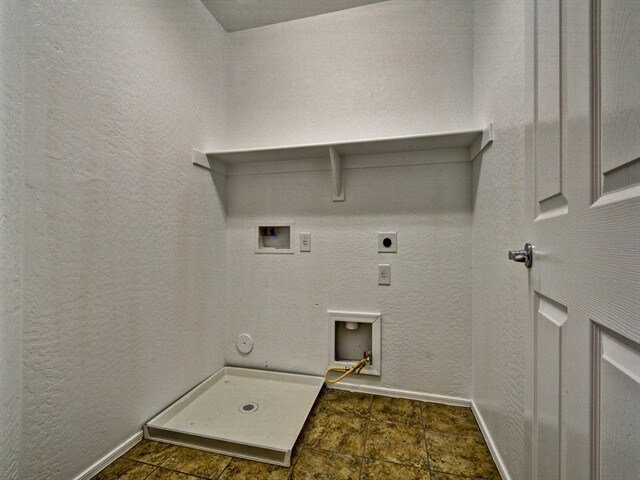 Building Photo - 14241 W Port Royale Ln