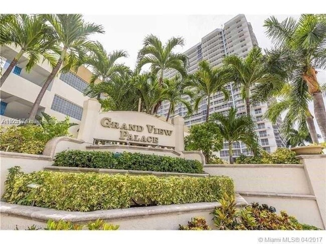 Building Photo - 7601 E Treasure Dr