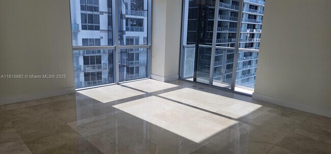 Building Photo - 1060 Brickell Ave