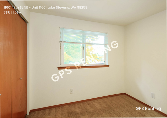 Building Photo - 11601 19th St NE