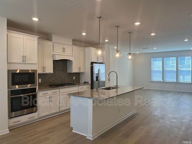 Building Photo - 7011 Gentle Pine Pl