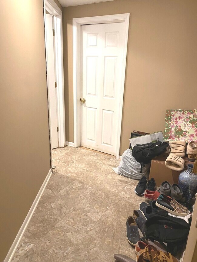 Building Photo - 322 Inverrary Ln