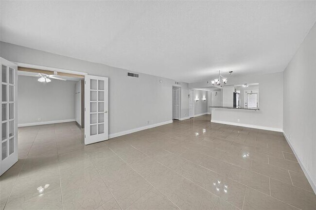 Building Photo - 3090 N Course Dr