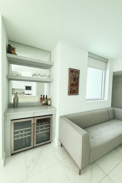 Building Photo - 900 Biscayne Blvd