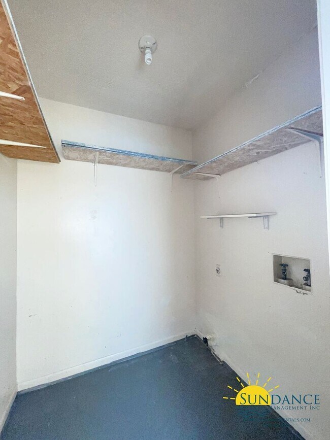 Building Photo - Great 1 Bedroom Unit in Fort Walton Beach