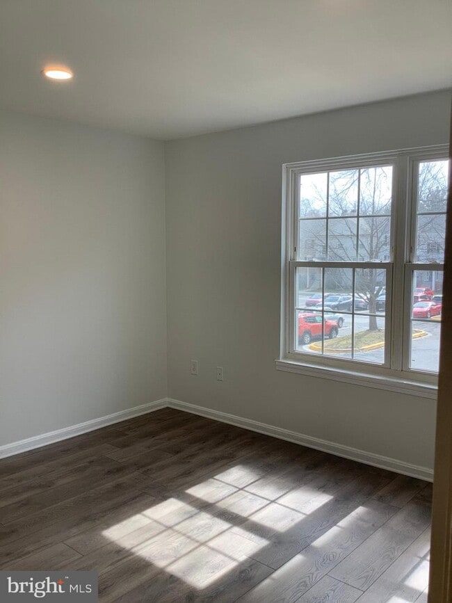 Building Photo - 12 Normandy Square Ct