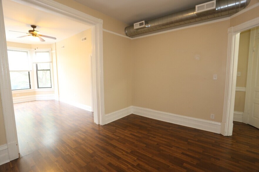 Building Photo - 2269 N Lincoln Ave