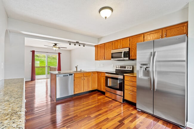 Building Photo - 2711 Canterbury Dr
